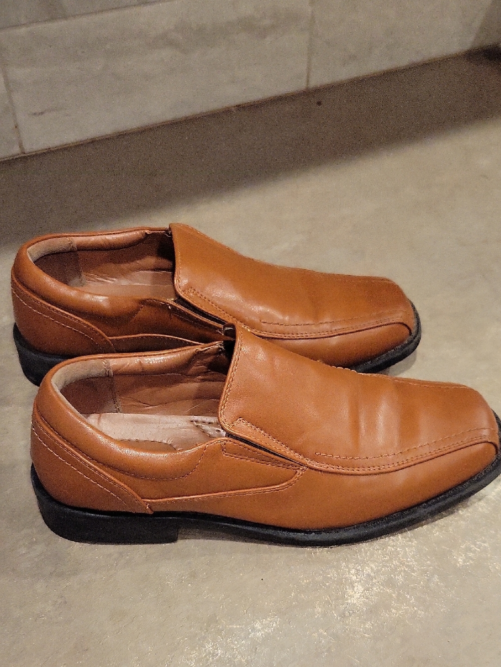 Boys's Slip-On Dress Loafers in Tan